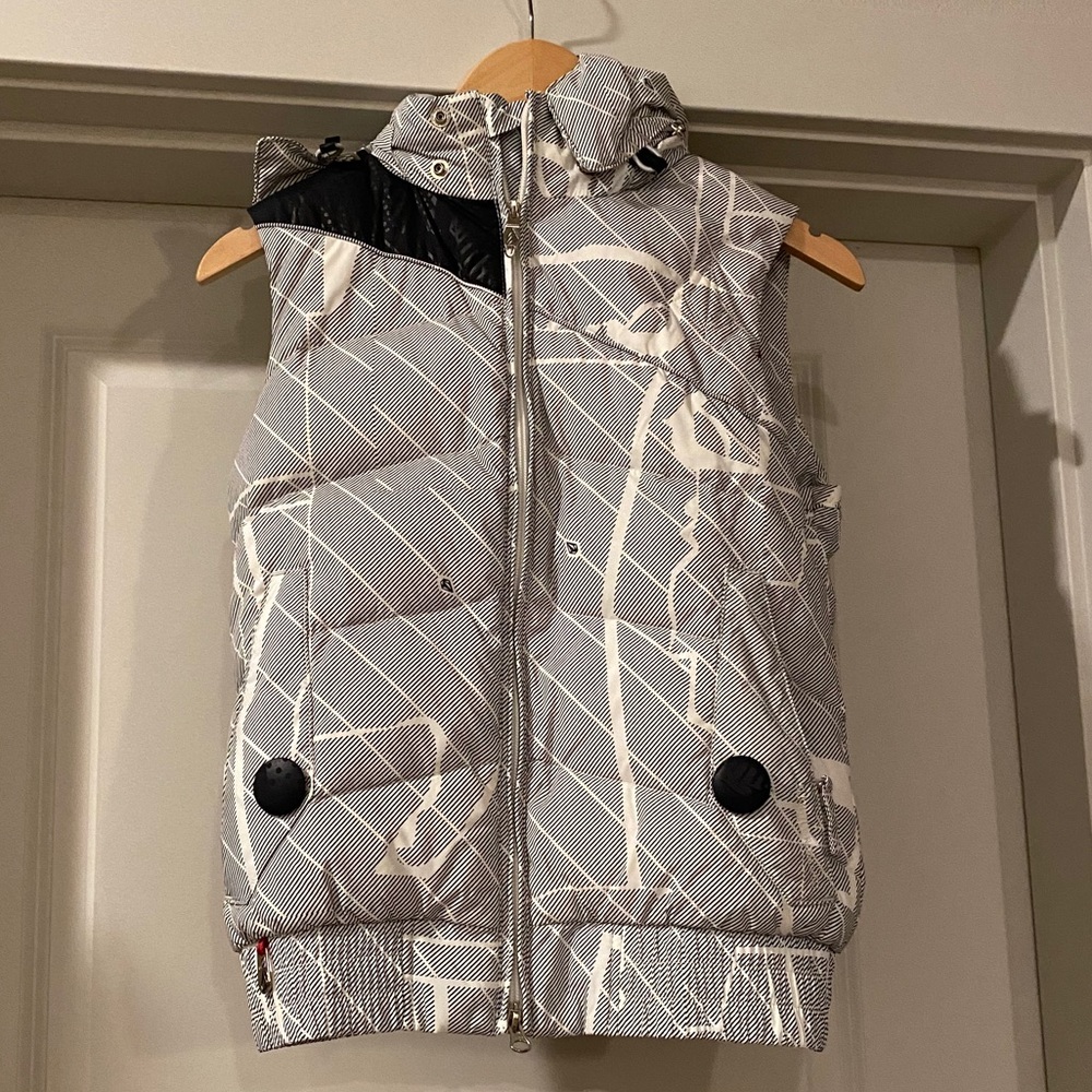 VOLCOM slightly removed 600m snow/board/ski vest